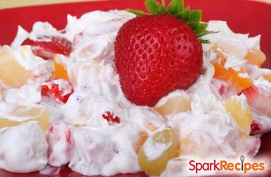 A light and fluffy low-calorie dessert, perfect for a special occasion or any day of the week! Fruit Ambrosia, Colored Marshmallows, Jello Fruit, Container Cottage, Hawaiian Salad, Cheesecake Fruit Salad, Ambrosia Recipe, Jello Gelatin, Low Calorie Fruits