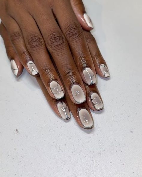 Miata Nails | DMV Nail Tech 🧚‍♂️ on Instagram: "aura x biab x chrome 👽🖇️  -  -  #biab #overlay #photooftheday #tortoise #naturnails #gothgirl #gothbabe #cleangirlaesthetic #musthave #nailfreestyle #fallnails #cleannails #tortoisenails #overlaynails #biabnailart #fall #prettynails #fallnailinspo" Short White Crome Nails, Chrome White Short Nails, Short Square White Chrome Nails, Chrome Beads Nails, 3d Silver Chrome Nails, Overlay Nails, Clean Nails, Nail Tech, Long Nails