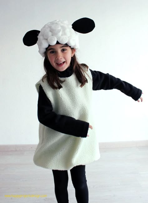 Diy Sheep Costume, Carnaval Diy, Sheep Costume, Lamb Costume, Guinea Pig Clothes, Sheep Costumes, Nativity Costumes, Pig Costumes, Christmas Pageant