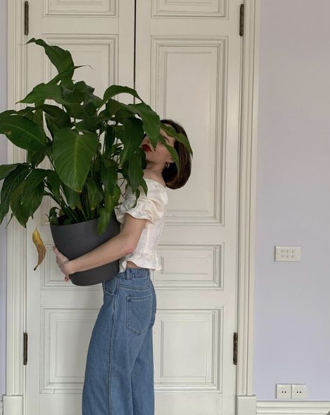 Maintenance Aesthetic, My Own Apartment, Plant Mom Aesthetic, Granola Aesthetic, Body Gestures, Own Apartment, Plant Aesthetic, Insta Feed, Summer Is Coming