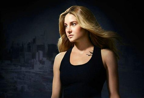 Divergent aptitude test Tris From Divergent, Divergent Quiz, Female Book Characters, Divergent Tris, I Volunteer, Tris Prior, Female Inspiration, Aptitude Test, Divergent Series