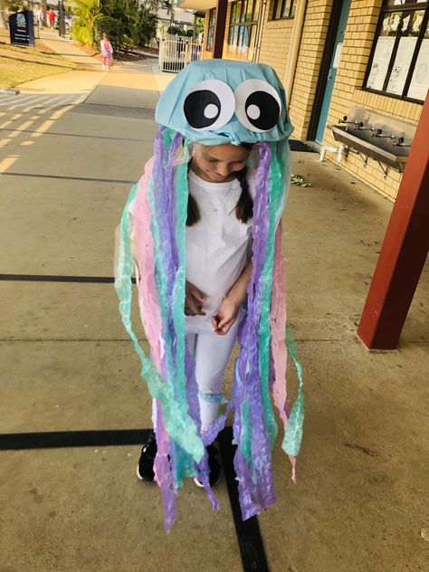 Diy Jellyfish Costume, Diy Jellyfish, Jellyfish Costume, Fish Costume, Book Week Costume, Plastic Table, Curious Creatures, Plastic Tablecloth, Jelly Fish