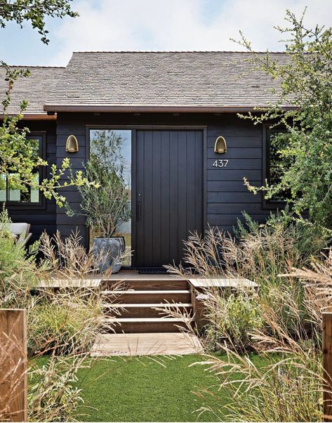 Dark Home Exterior, Industrial Style House, California Ranch, Bungalow Renovation, Cabin Exterior, Dark Home, Home Exterior, Farm Stay, House Paint Exterior