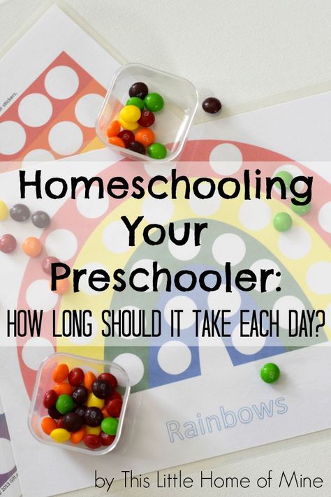 Homeschooling Your Preschooler: How long should a homeschool preschool day last? - This Little Home of Mine #homeschool #preschool Preschool Prep, Homeschool Preschool Curriculum, Toddler Homeschool, Teaching Toddlers, Preschool Curriculum, Homeschool Activities, Preschool At Home, Preschool Lessons, Circle Time