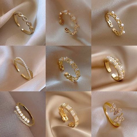 خواتم خطوبة, قلادات متدلية, Hand Jewelry Rings, Fancy Jewelry Necklace, Pretty Jewelry Necklaces, Fancy Jewellery Designs, Gold Rings Fashion, Jewelry Accessories Ideas, Girly Accessories