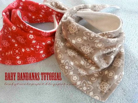 Free Pattern and Tutorial: Baby Dribble Bib Bandana - Made by Me. Shared with you. Bandana Bib Pattern, Couture Bb, Sew Baby, Diy Bebe, Bib Pattern, Dribble Bibs, Baby Sewing Projects, Costura Diy, Bandana Baby