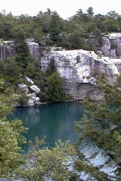 Minnewaska State Park Preserve, NY. Plenty of hiking and sightseeing! Kerhonkson Ny, Road Trip Places, New York Vacation, Ny Trip, Hiking Spots, Fairy Queen, Upstate Ny, Hudson River, New York Travel