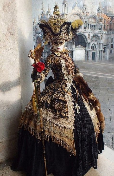 Costume and mask - Venice, Italy Carnival Of Venice Costumes, Venetian Costumes Carnival Of Venice, Venetian Carnival Costume, Venetian Dress, Carnivale Costume, Mask Venice, Venetian Costumes, Venetian Costume, Venice Carnivale