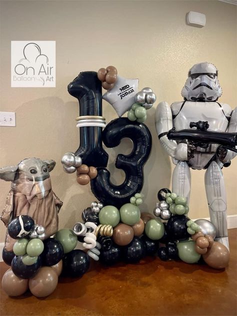 Mandalorian Balloon Garland, Star Wars Balloon Ideas, Starwars Balloon Decoration, Star Wars Balloon Bouquet, Star Wars Balloon Decorations, Star Wars Balloon Garland, Star Wars Balloon Arch, Darth Vader Birthday Party, Mandalorian Birthday