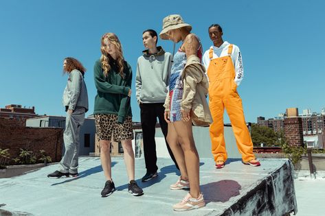 90s Vans, Stem School, 90s Skate, Group Poses, Fashion Figures, Summer Lookbook, Rooftops, 90s Inspired, Dc Shoes