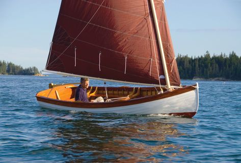 Types Of Sailboats, Day Sailing Boats, Sailboat On Water, Simple Boat, Hunter 40 Sailboat, Sailing Lessons, Sailing Dinghy, Fishing Vessel, Skylark