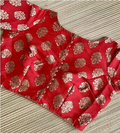 30 Latest Banarasi Blouse Designs For Sarees Banarasi Blouse Design, Back Open Blouse, Blouse For Saree, Banarasi Blouse, Brocade Blouse Designs, Open Blouse, Blouse Designer, New Saree Blouse Designs, Blouse Elegant