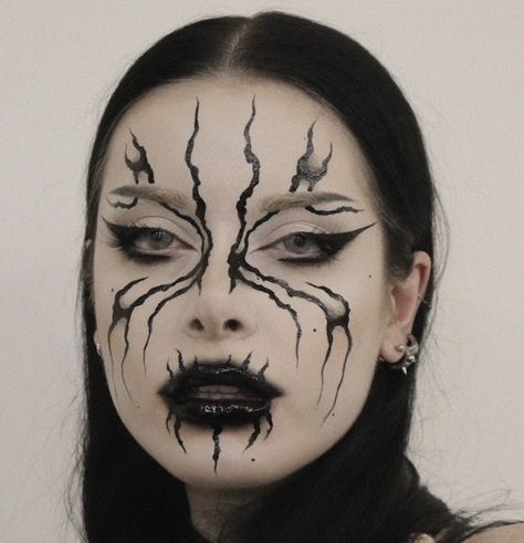 Aesthetic Halloween Makeup, Halloween Makeup Terror, Pumpkin Carving Ideas Halloween, Halloween Costumes Pumpkin, Pumpkin Carving Halloween, Demon Makeup, Rock Makeup, Couples Halloween Costumes, Concert Makeup