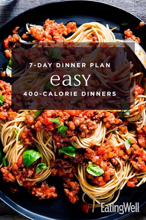 Slim down while staying satisfied with the healthy 400-calorie dinners in this 7-day meal plan. Loaded with veggies, lean protein and whole grains, these meals will keep you feeling full all evening long so you'll be less likely to crave late-night snacks. #weeklymenu #menu #weeklydinnerplans #weeklymealplan #recipe #eatingwell #healthy Super Low Calorie Recipes, 400 Calorie Dinner, Meals Under 400 Calories, 1500 Calorie Meal Plan, 300 Calorie Meals, 400 Calorie Meals, Cooking Light Diet, Low Calorie Dinners, Calorie Meals