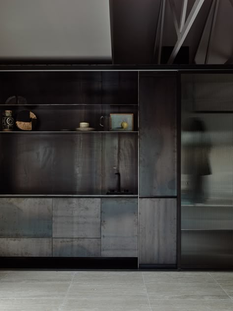 Gallery of Bassano Residence / Tom Robertson Architects + Simone Haag - 16 Metal Panel Wall, Concrete Bathtub, Concrete Bath, Travertine Floor Tile, Timber Battens, Double Sided Fireplace, Reeded Glass, Design Café, Travertine Floors