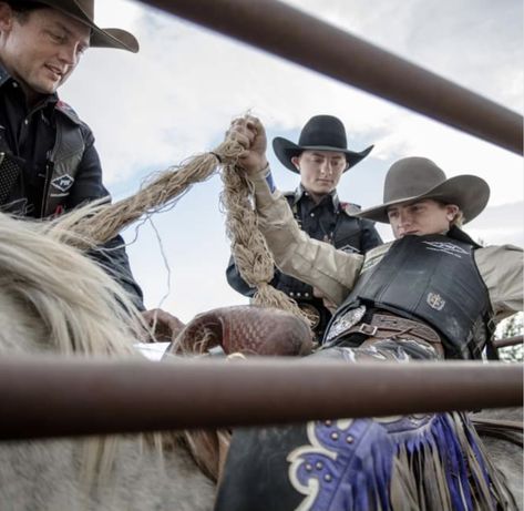 Ryder Wright, Rodeo Pics, Hot Cowboy, Pbr Bull Riders, Saddle Bronc Riding, Wright Family, Saddle Bronc, Horse Competition, Prayer Poems