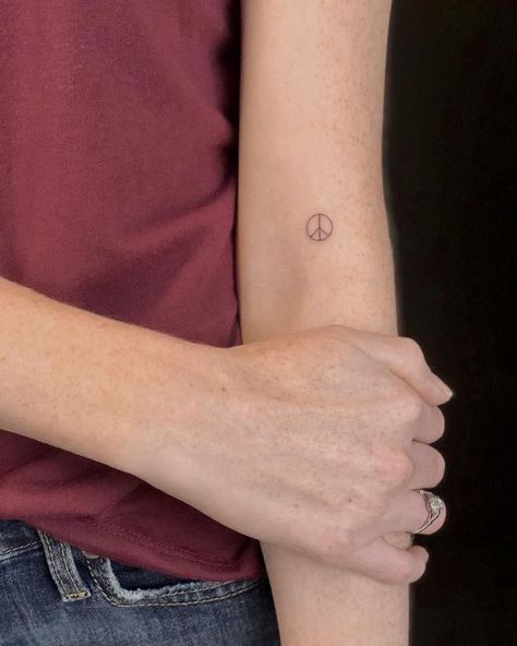 Fine Line Peace Sign Tattoo, Simple Peace Sign Tattoo, Tiny Peace Sign Tattoo, Small Peace Tattoo, Small Peace Sign Tattoo, Peaceful Tattoos, Penny Tattoo, Peace Sign Tattoo, Peace Sign Tattoos