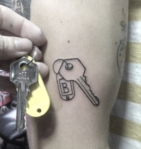 House Key Tattoo, Keys Tattoo, Tattoo Lines, Key Tattoo, Tattoo Heart, House Keys, Tattoo Idea, Heart Tattoo, Small Tattoos