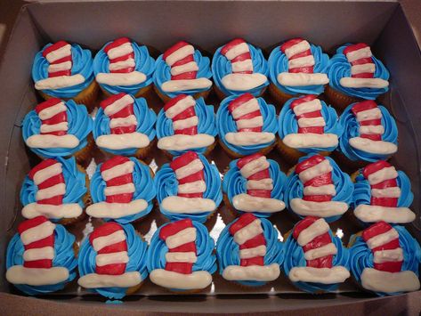 Dr Seuss Cupcakes, Dr. Suess, Dr Seuss Snacks, Seuss Cupcakes, Dr Seuss Cake, Cat In The Hat Party, Hat Cupcakes, Dr Seuss Birthday Party, Seuss Classroom