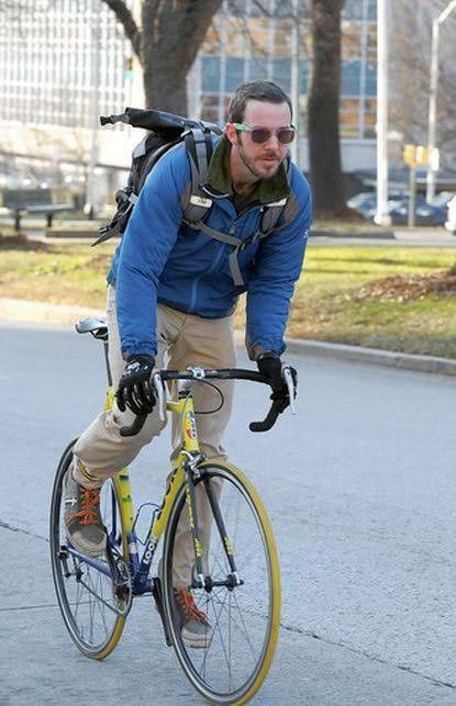 Winter Biking, Cycling Men, Bike Fashion, Cycling City, Cycling Photography, Urban Cycling, Ride Bicycle, Bike Safety, Biking Outfit