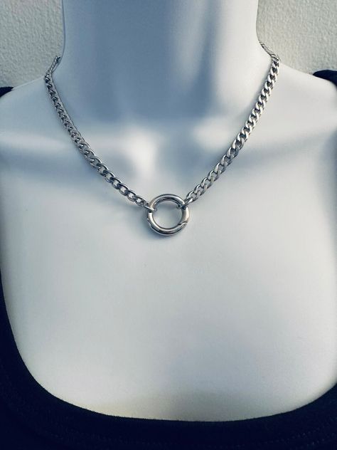 SPRING-LOCK O-RING Stainless Steel Curb Chain Choker Necklace - Etsy O Ring Necklace, Pretty Choker Necklace, Sub Collar, Goth Cosplay, O Ring Choker, Gothic Pendant, Day Collar, Goth Accessories, Ring Chain