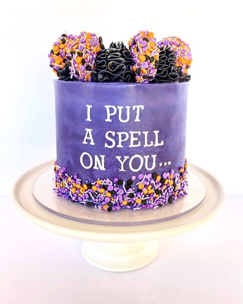 Hocus Pocus Gender Reveal Cake, Hocus Pocus Themed Gender Reveal, Hocus Pocus Cake Ideas Easy, Hocus Pocus Birthday Cake Ideas, Hocus Pocus Cake Ideas, Hocus Pocus Gender Reveal, Hocus Pocus Baby Shower Theme, Hocus Pocus Birthday Cake, October Birthday Themes