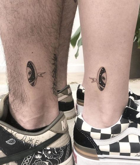 Cute Minimalist Couple Tattoo, 2 Friends Tattoo Ideas, Alien Couple Tattoo, Matching Men Tattoos, Gender Neutral Tattoos, Tattoo Ideas Alien, Matching Tattoos Minimalist, Matching Mushroom Tattoos, Tattoo Women Butterfly