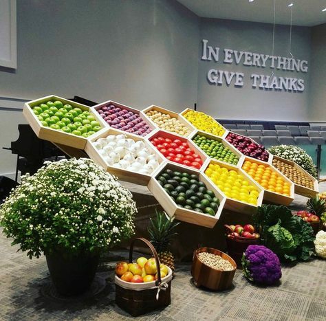 Supermarket Design Interior, Bloxburg Kitchen Ideas, Juice Bar Design, Fruit And Veg Shop, Deco Fruit, Bloxburg Kitchen, Vegetable Shop, Grocery Store Design, Supermarket Design