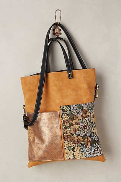 Arpeggio Pocket Tote #anthropologie Anthropologie Bags, Diy Handbag, Boho Bags, Handmade Purses, Tote Bag Pattern, Fabric Bags, Sewing Bag, Diy Bag, Fun Bags