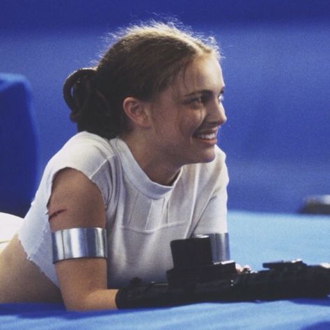 Natalie Portman Star Wars, Star Wars Padme, Anakin Vader, Star Wars Cast, Anakin And Padme, Padme Amidala, Attack Of The Clones, Star Wars Women, Star Wars Images