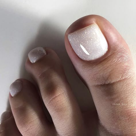 Bridal Toe Nails, Wedding Toe Nails, Foot Nail Art, Glitter Toe Nails, Easy Toe Nail Designs, Wedding Toes, Foot Nail, Gel Toe Nails, Toe Nail Color