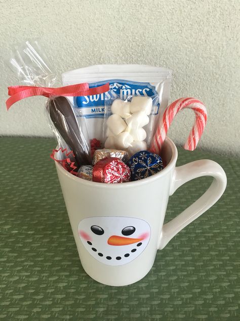 Cocoa Jones, Snowman Soup, Hot Chocolate Gifts, Hot Chocolate Recipe, Chocolate Recipe, Santa Gifts, Christmas Gift Baskets, Homemade Christmas Gifts, Homemade Christmas