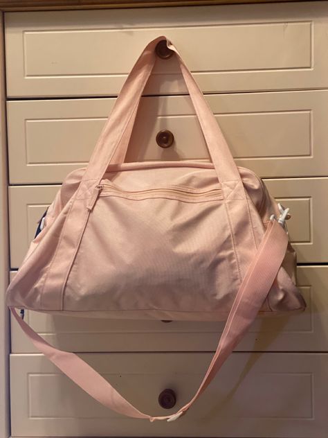 Ballet/tennis bag🐩 Pink Dance Bag, Dance Bag Aesthetic, Ballet Items, Cute Gym Bag, Doc Martens Mary Janes, Russian Ballet Academy, Dancer Outfits, Ballet Practice, Ballet Pictures