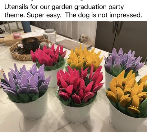 Garden Graduation Party, Graduation Party Colors, Buffet Setup, 20 Anniversary, Pto Ideas, Easter Gift Boxes, Plant Party, Graduation Party Planning, Graduation Party Themes