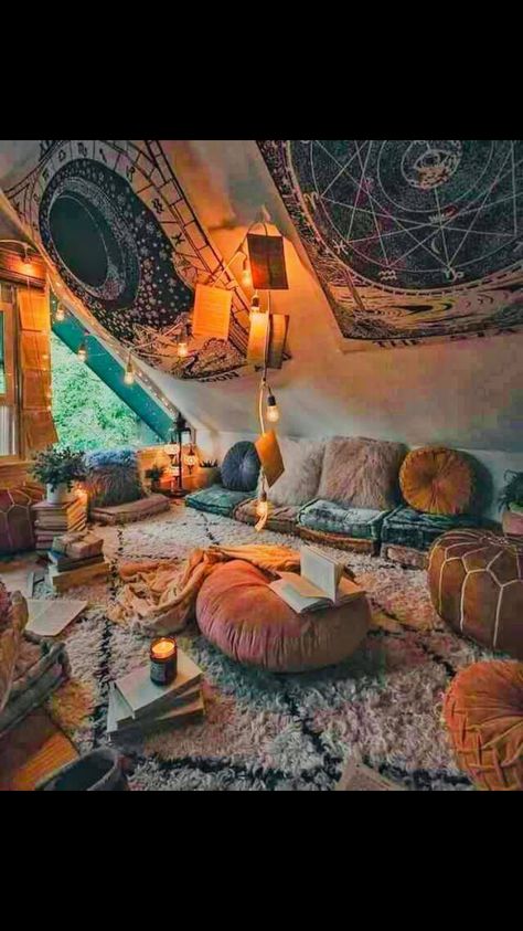 Sala Zen, Bohemian Bedrooms, Interior Boho, Zen Room, Hippy Room, Bohemian Bedroom Decor, Aesthetic Rooms, Boho Room, Design Del Prodotto