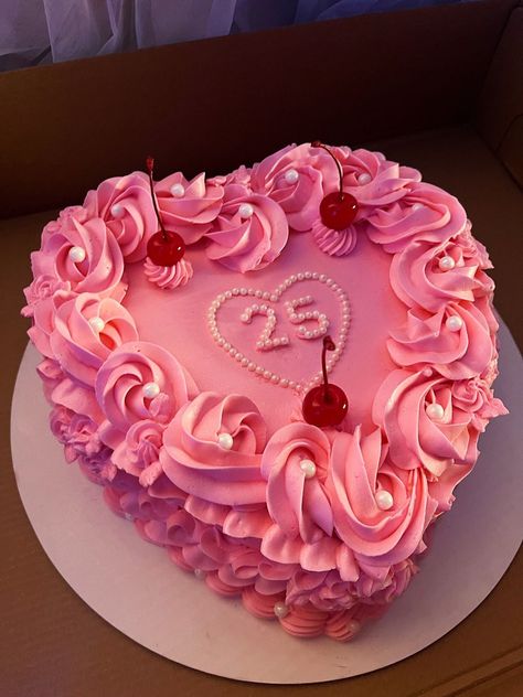 Yk2 Birthday Cake, Birthday Cake 28th Girl, Pink 25th Birthday Cake, 25th Birthday Cakes For Women, 22 Year Old Birthday Cake, Cakes For 23rd Birthday Girl, 25th Birthday Cake For Her, 25th Birthday Ideas For Her Cake, Cute 25th Birthday Cakes