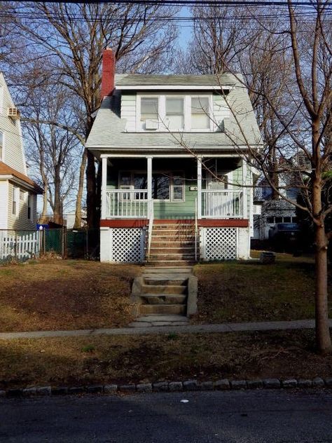 Missouri Gothic, Small House Aesthetic, 80s House, Small Town America, Suburban House, New Brighton, Sims House, Staten Island, Marmalade