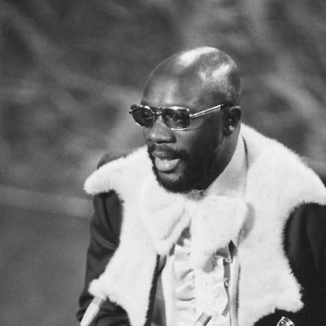 AfrocentricFilmsCollaborative on Instagram: "Photo of Isaac Hayes making history at the 44th Academy Awards as the first Black winner in the Best Original Song category for the theme song for the movie “Shaft.” ❤️" Isaac Hayes, Oscar Award, 2023 Photo, R&b Music, Academy Award Winners, Black Actors, Praise Songs, Black Music, Oscar Winners