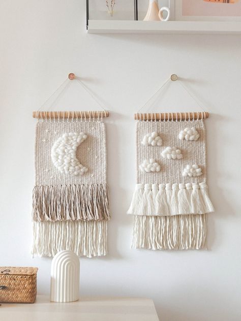 Clouds Woven Wall Hanging, Cloud Decor for Nursery, Weaving Wall Tapestry, Fiber Art - Etsy Polska Cloud Weaving Wall Hangings, Nursery Weaving, Macrame Unique, Macrame Nursery Decor, Weaving Wall Decor, Diy Wall Hanging Yarn, Hanging Cloud, Cloud Decor, Decor For Nursery