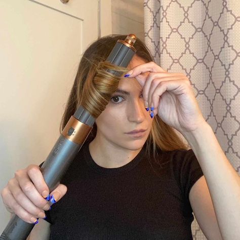 We tested the Dyson Airwrap Multi-Styler and Shark FlexStyle hair tools side by side to determine which is better for curling and styling hair. Shark Hair Styling, Shark Smooth Style, Shark Curling, Shark Air Styler, Shark Style Hair, Shark Hair Curler, Shark Flex Style Hair Tutorial, Fluffy Blowout, Orange To Blonde Hair