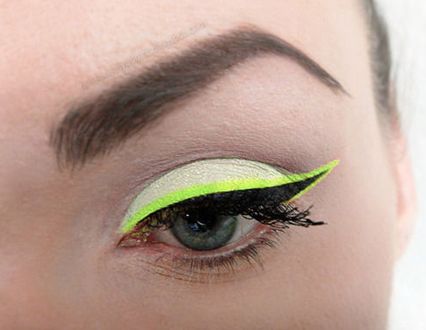 d-a-i-s-i:    Q’d in Sydney, merry christmas x Green Eyeliner, Neon Cat, Neon Makeup, Cool Makeup, Eyeliner Looks, Black Eyeliner, Kiss Makeup, Eyes Makeup, Nails And Makeup