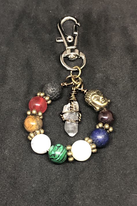 Chakra Keychain, Black Bedrooms, Keychain Crystal, Gemstone Keychain, Purse Charms Diy, Bracelets Tutorial, Crystal Keychain, Dream Vehicles, Handmade Keychains