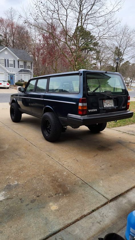 Volvo 240 Wagon, Volvo Wagon, Camping Gear Survival, Volvo 740, Volvo 240, Lifted Cars, Off Road Vehicle, Car Upholstery, Volvo Cars