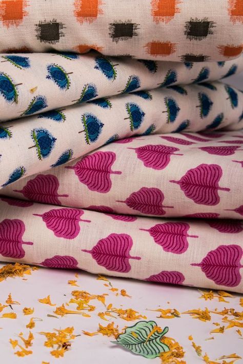 Cotton Prints Textiles, Fabric Photography Ideas, Cotton Material Fabrics, Pure Cotton Dress Materials, Pure Cotton Dress, Indian Block Print Fabric, Saree Painting Designs, Cotton Dress Fabric, Fabric Photography