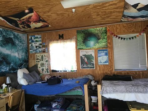 American Summer Camp, Cabin Rooms, Summer Camp Aesthetic, Camp America, Summer Camp Counselor, Camp Cabin, Cabin Aesthetic, Sleepaway Camp, Camping Aesthetic