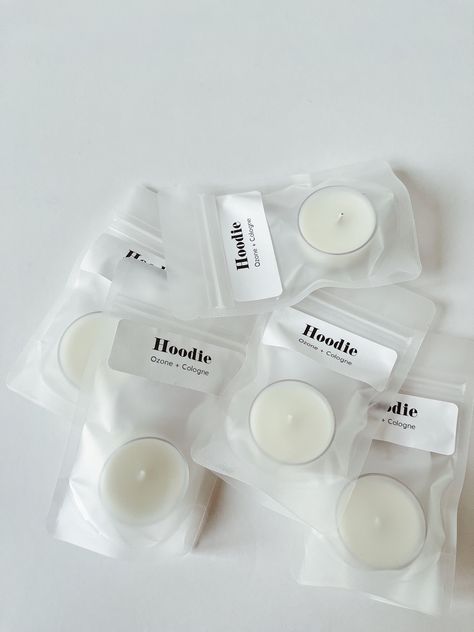 Tealight candle samples that come free with every candle order. Our luxurious coconut + soy wax with high quality fragrance oils in 0.5oz sample sizes. Tealight Packaging, Candle Packaging Design, Candle Samples, Candle Labels Design, Diy Candles Homemade, Soya Mumu, 달력 디자인, Homemade Scented Candles, Candle Projects