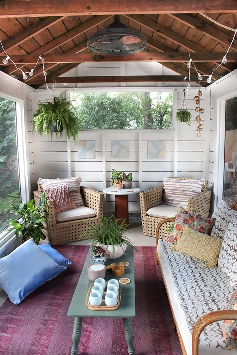 Screened Porch Decorating, Traditional Porch, Screened Porch Designs, Balkon Decor, Building A Porch, Sunroom Designs, Cottage Ideas, House With Porch, Porch Design