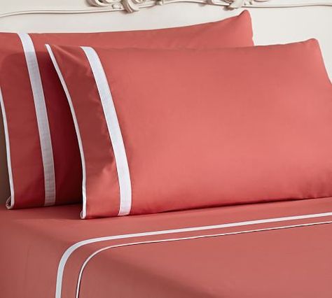 Draps Design, Bed Cover Design, Designer Bed Sheets, Simple Curtains, Striped Sheets, Beautiful Bedding, Bed Sheet Sets, Bed Covers, Soft Furnishings