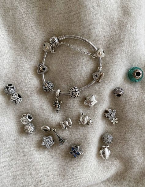 Pandora Bracelets Ideas, Pandora Charm Bracelet Ideas, Pandora Charms Aesthetic, Pandora Charm Bracelet Aesthetic, Pandora Bracelet Aesthetic, Pandora Outfit, Pandora Aesthetic, Pandora Bracelet Ideas, Charm Bracelet Pandora