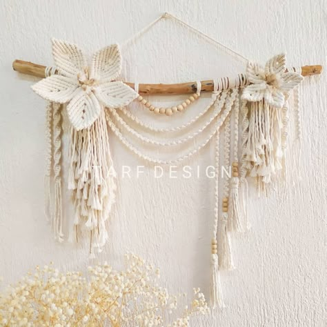 Macrame Flowers, Simpul Makrame, Pola Macrame, Art Macramé, Macrame Wall Hanging Tutorial, Macrame Wall Hanger, Macrame Knots Tutorial, Makramee Diy, Macrame Owl